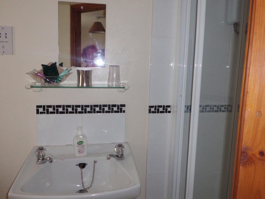Bed and Breakfast The Elms East Harling Zimmer foto
